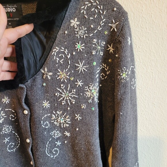 Designers Originals Studio Joy Sweater Womens M Gray White Snowflakes Cardigan - Picture 13 of 16